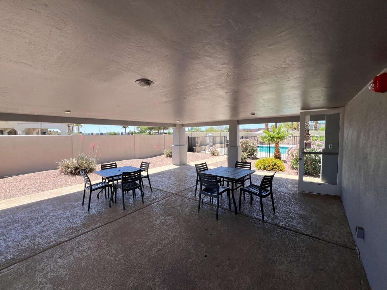 Garner Hotel By Ihg Phoenix - סורפרייז מראה חיצוני תמונה