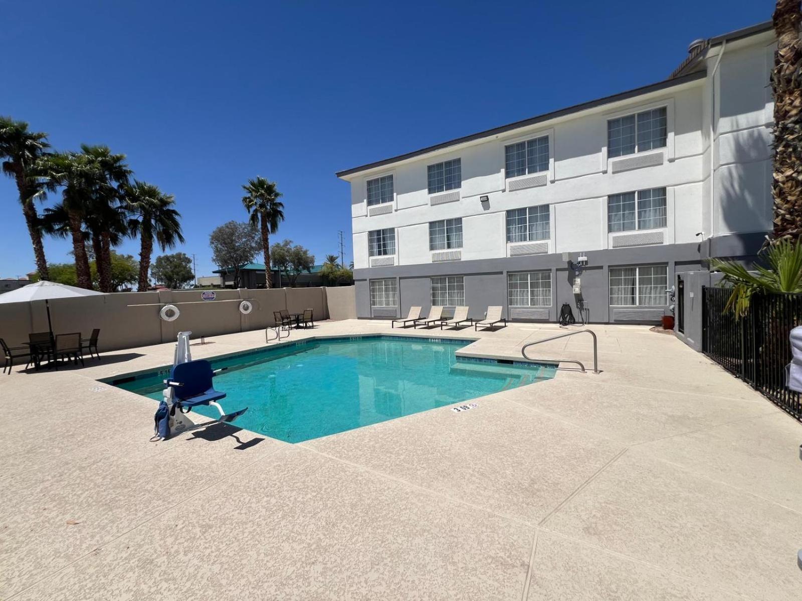 Garner Hotel By Ihg Phoenix - סורפרייז מראה חיצוני תמונה