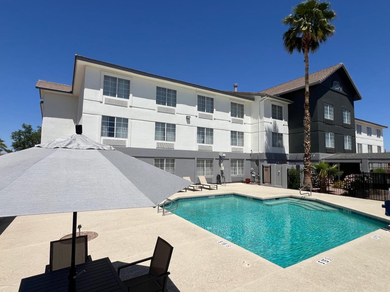 Garner Hotel By Ihg Phoenix - סורפרייז מראה חיצוני תמונה