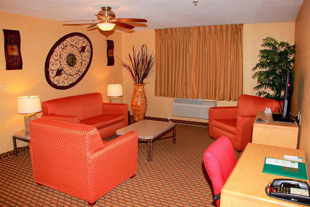Garner Hotel By Ihg Phoenix - סורפרייז מראה חיצוני תמונה