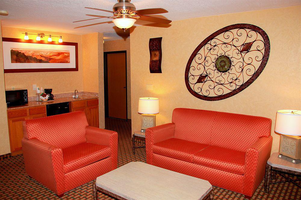 Garner Hotel By Ihg Phoenix - סורפרייז מראה חיצוני תמונה